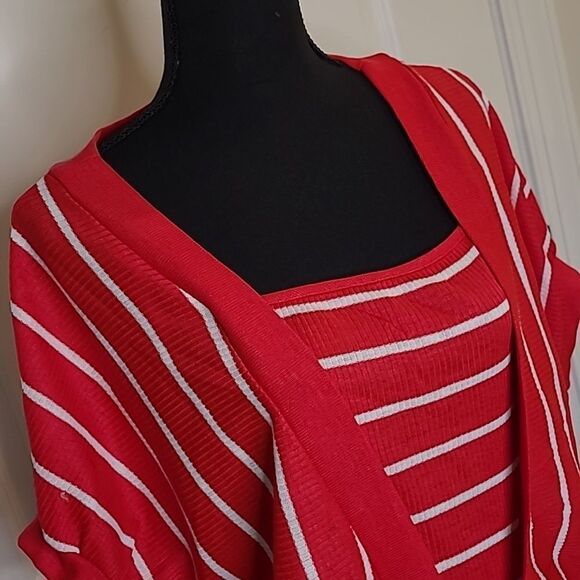 That's Right California sz 40 red with white stripes V neck top - Picture 2 of 11